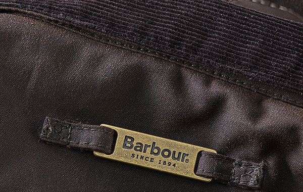 Cordkragen einer Original Barbour Wachsjacke