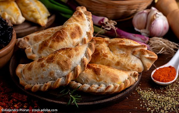 Kleine Teigtaschen mit herzhafter Füllung aus Cornwall