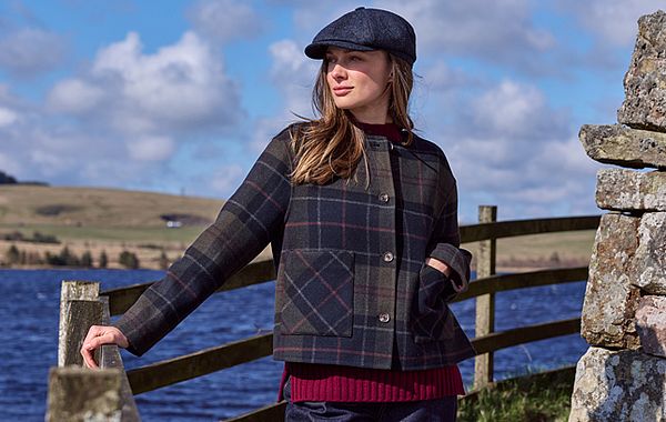 Wolljacke mit Tartanmuster