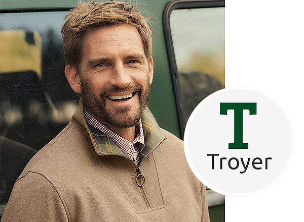 Mann im Troyer vom Irelands Eye