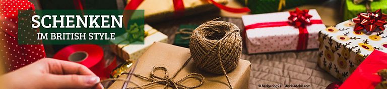 Weihnachtsgeschenke auf Tisch