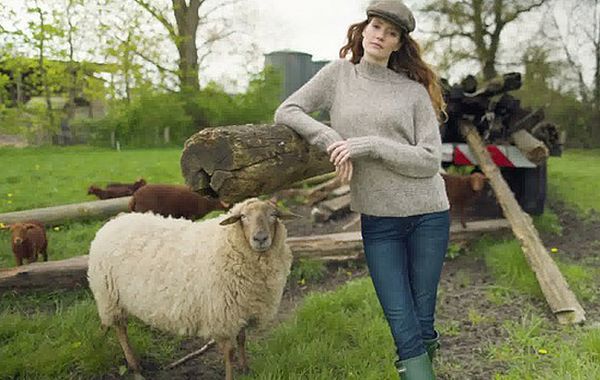 Hinter den Kulissen auf dem Angus Hof beim Fotoshooting für die Herbstkollektion 2024