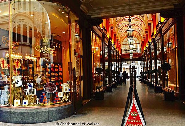 Charbonnel et Walker Geschäft in der Royal Arcade