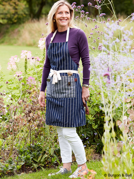 Sophie Conran in einem Staudengarten