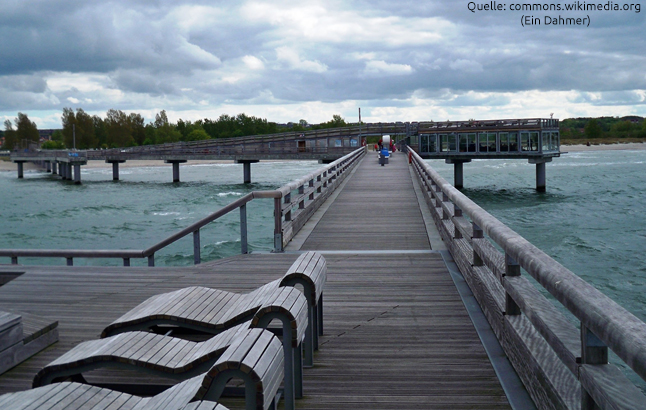 Stolze 435 Meter lang ist die Seebrücke in Heligenhafen