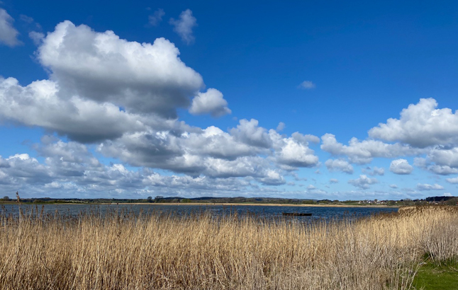 Sehlendorfer Strand mit Schönwetter-Wolken