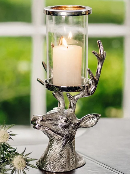 Kerzenständer mit Hirsch-Dessin