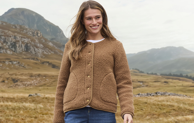 Irische Wollkleidung - Sheep by the Sea